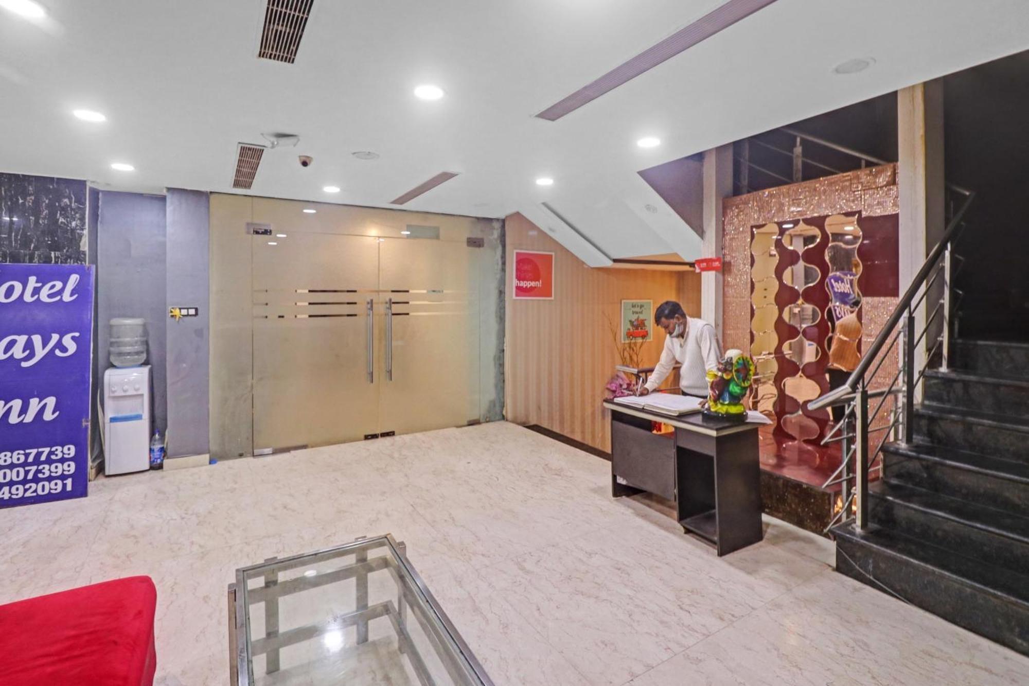 Hotel Collection O Seven Heaven Nuova Delhi Esterno foto